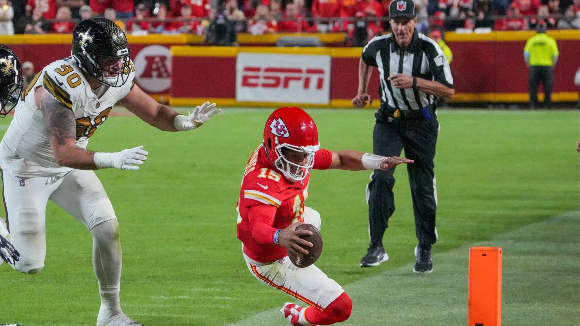Chiefs Triumph Over Saints 26-13 in a Stellar Game
