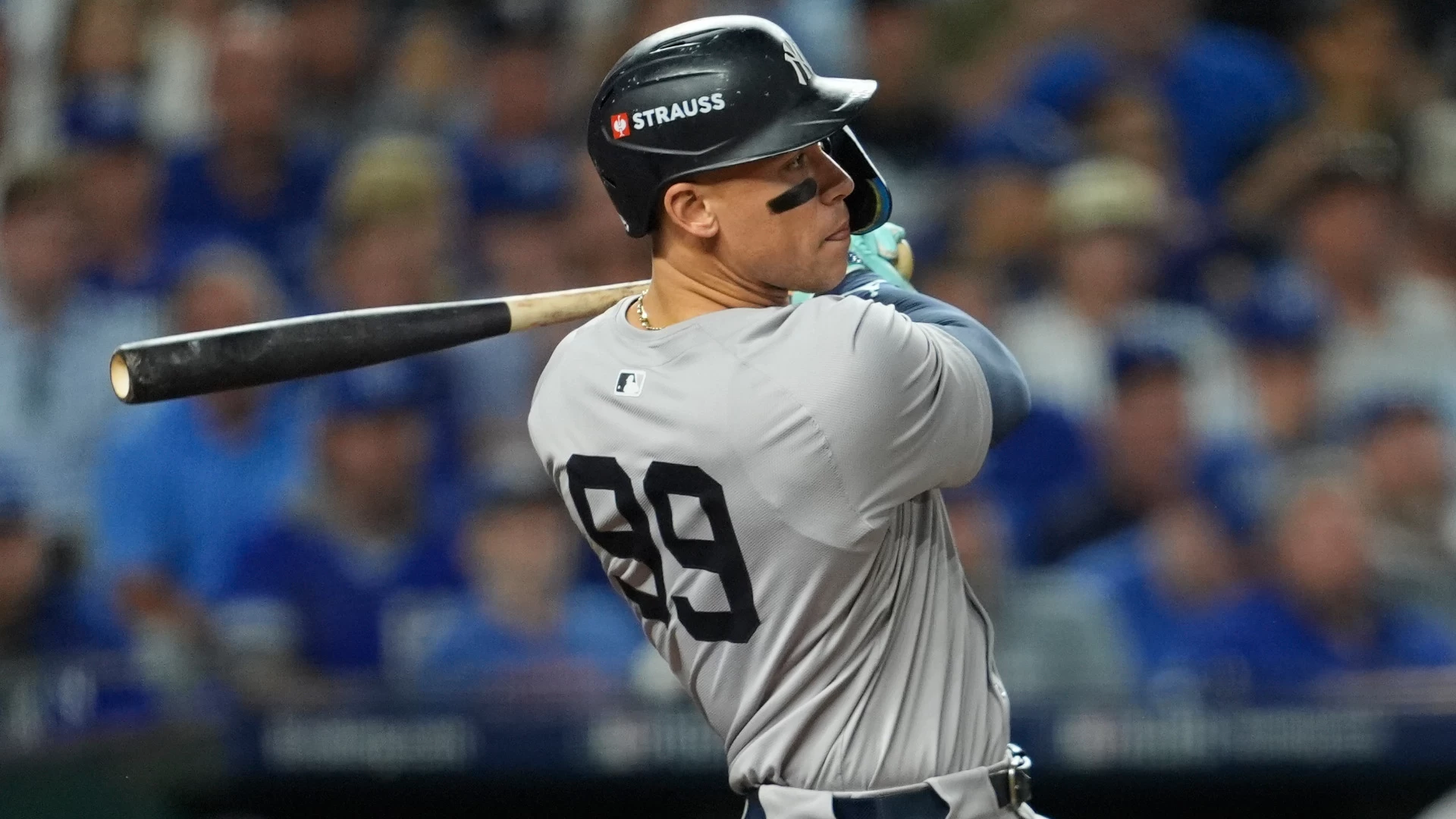 Yankees Favored to Clinch Pennant Over Guardians in ALCS