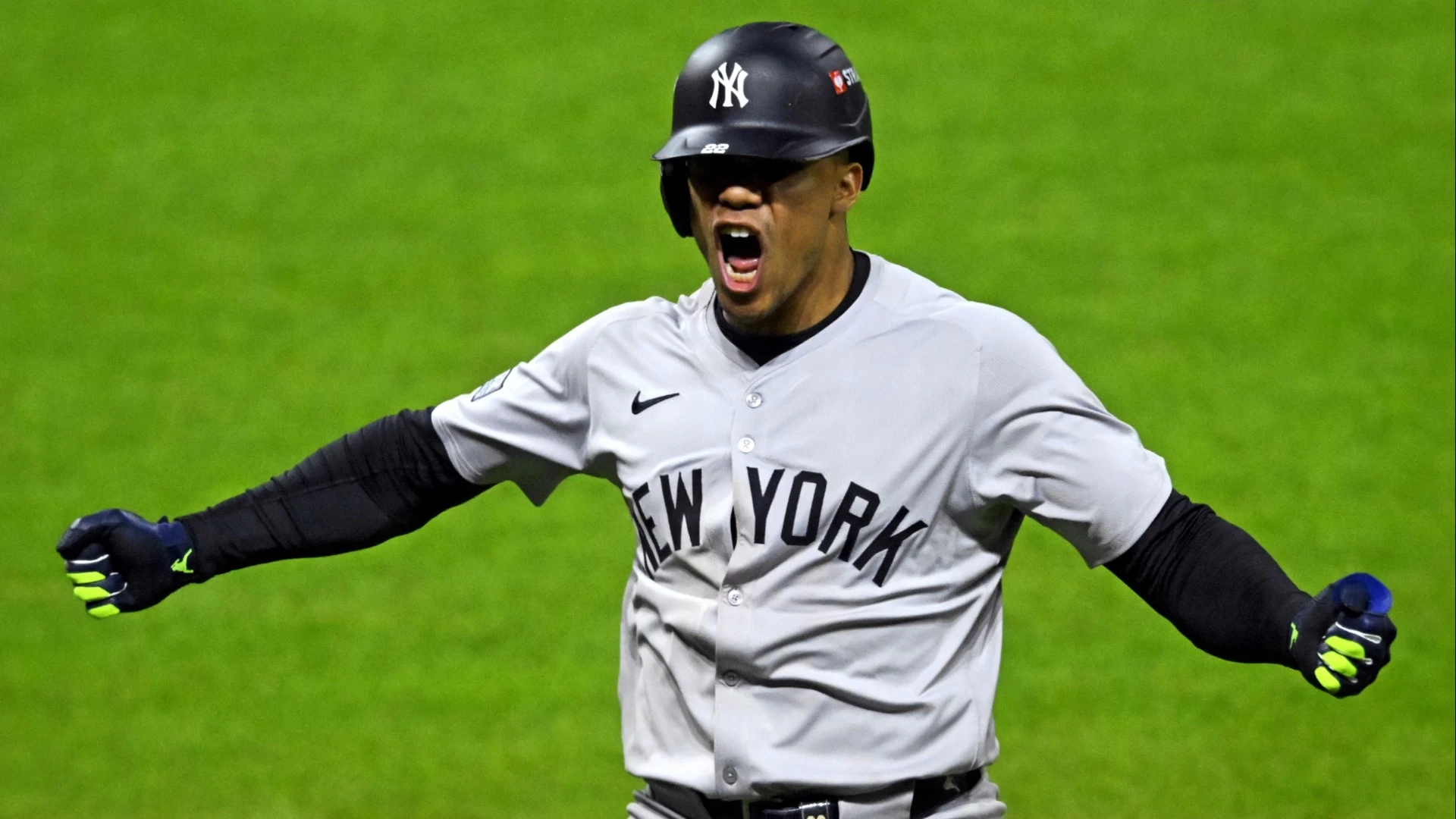 Soto's 3-Run Homer Sends Yankees to the World Series