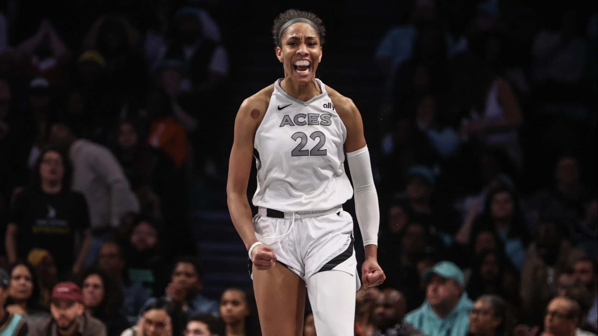 Top 2024 Season Performances in Women's Basketball