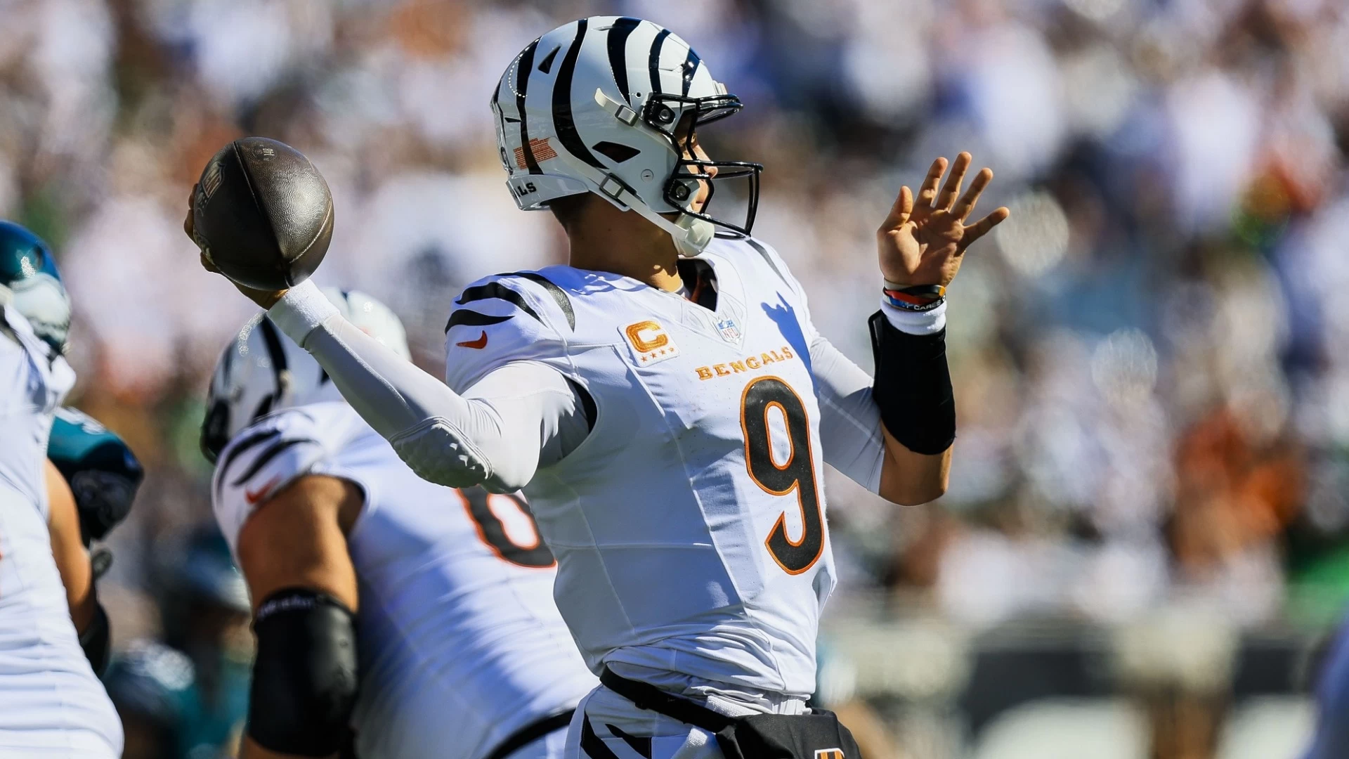 Raiders Show Grit Against Chiefs, Bengals Struggle On