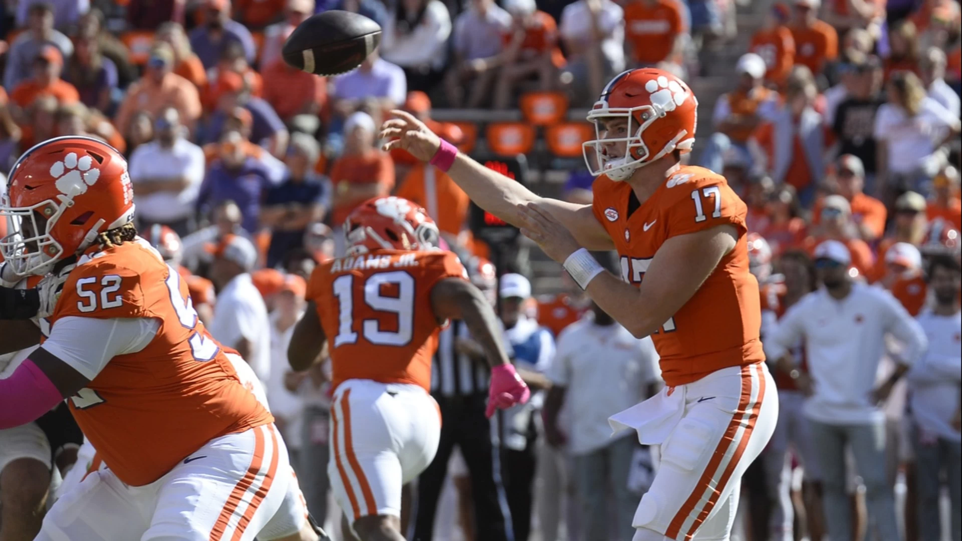 Clemson's Win Streak Faces Louisville Challenge: Who Wins?