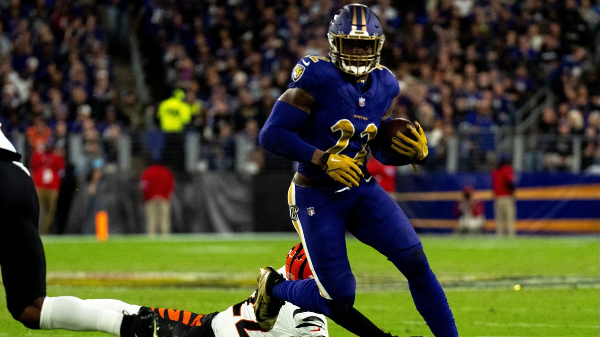 NFL Season: Analyzing Top Contenders for Offensive Awards