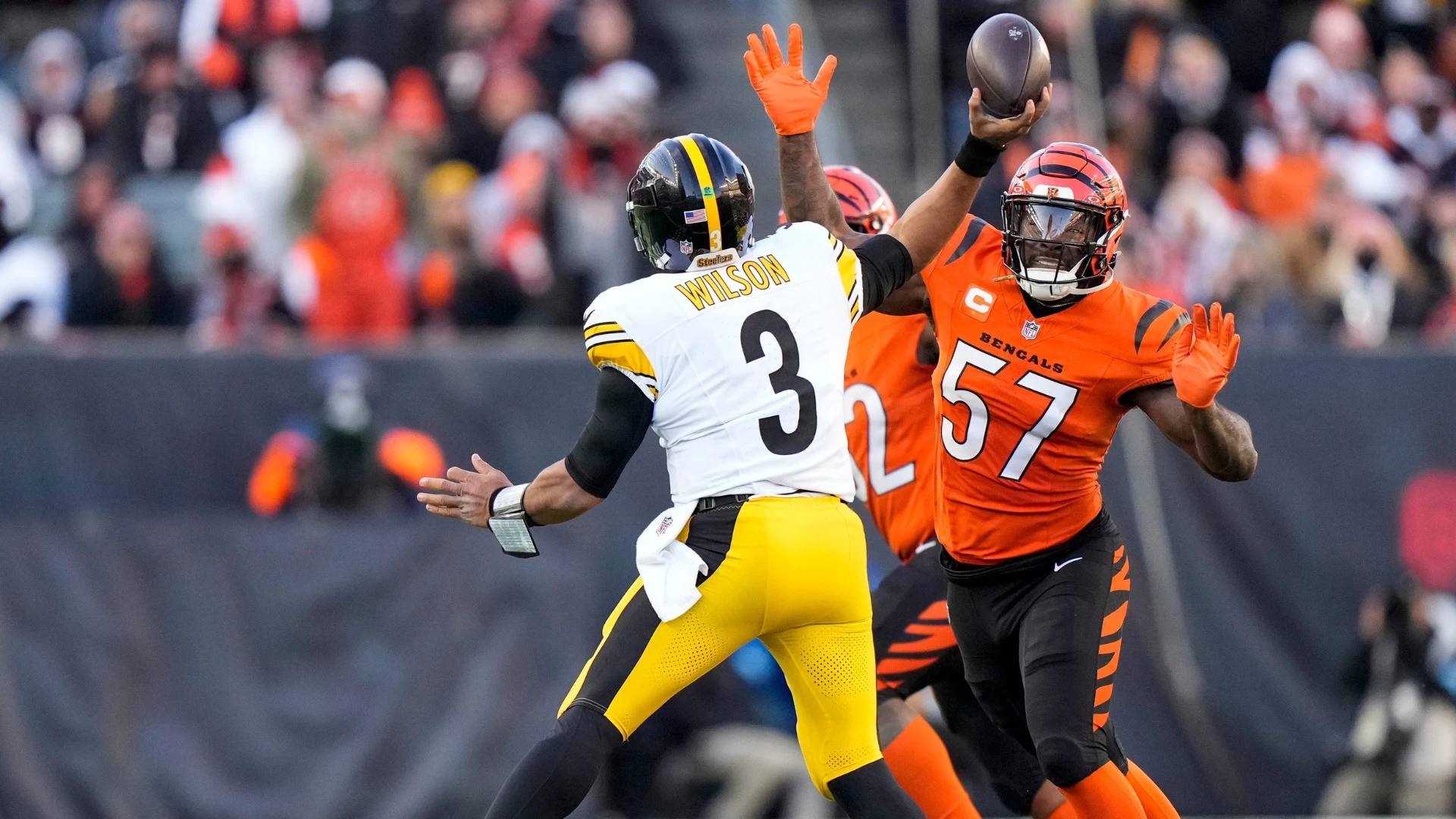 Steelers Score 44 Points in Stunning Victory Over Bengals