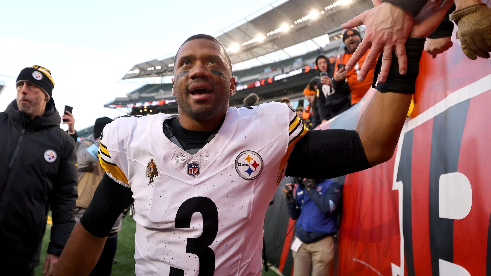 Steelers Triumph Over Bengals in High-Scoring Clash