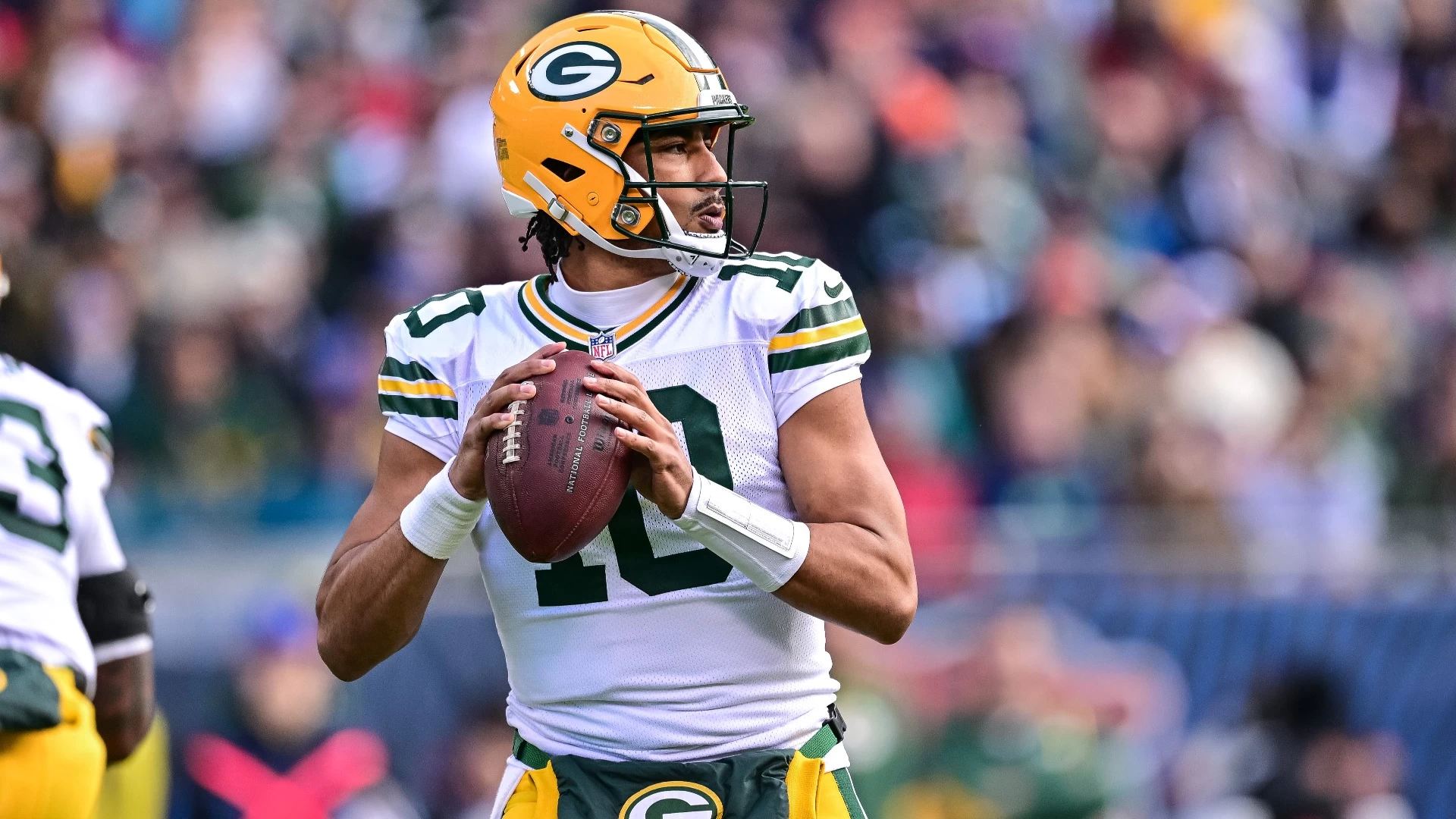 Packers vs. Lions QB Showdown: Analyzing Indoor Gameplay Impact