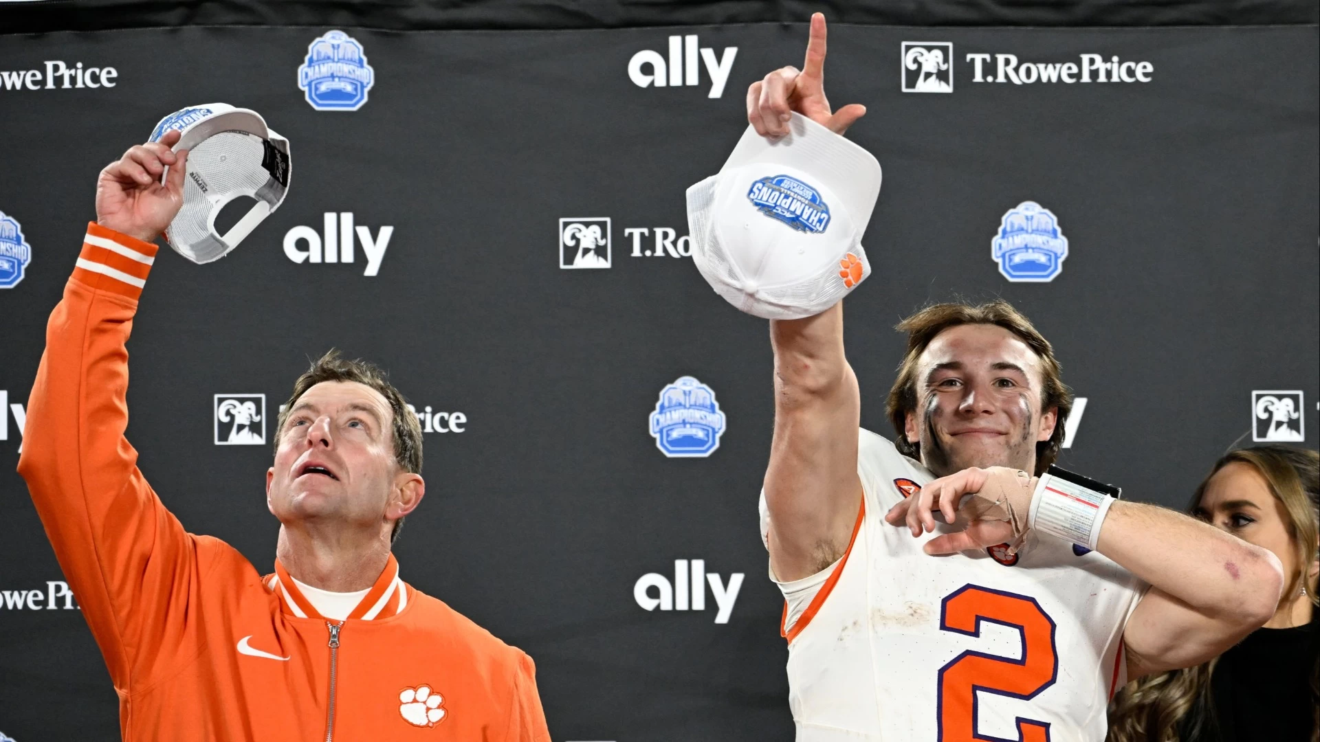 Clemson Secures Playoff Spot with Thrilling 34-31 Win