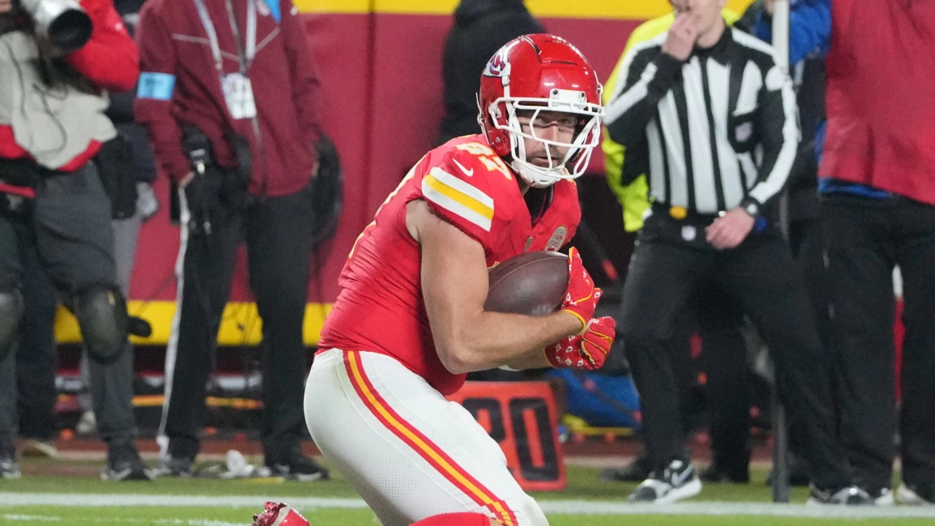 Chiefs vs. Browns: Betting Insights & Travis Kelsey's Record