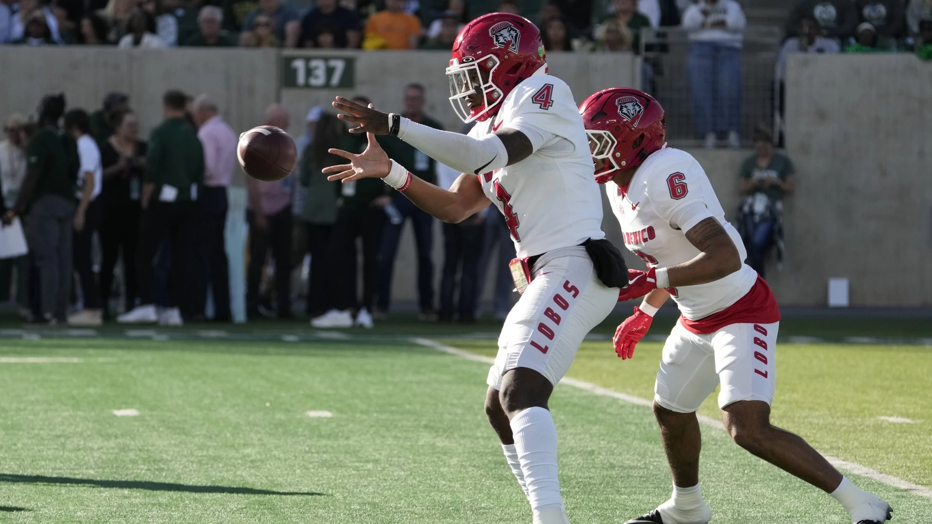 Exploring College Football's Waitlist Players for Awards