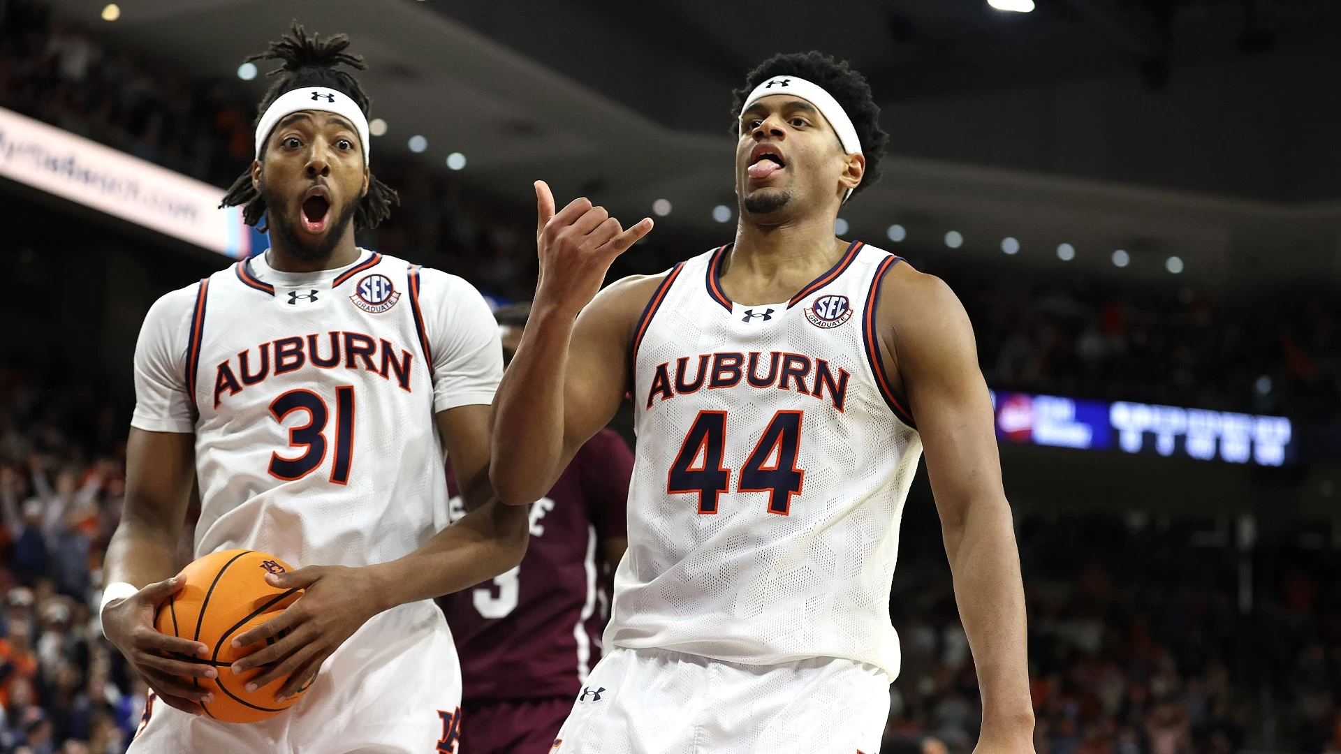 Auburn Handles Mississippi State Despite Johni Broome's Absence