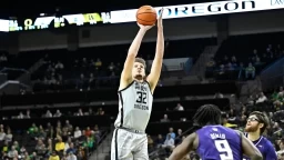 Big 10 Basketball Showdown: Ducks vs. Huskies Analysis