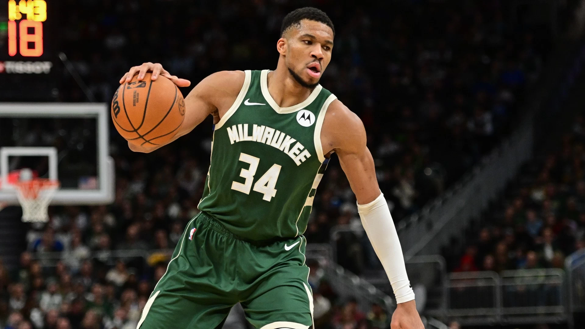 Bill Michaels Joins to Talk Milwaukee Bucks Midseason Outlook