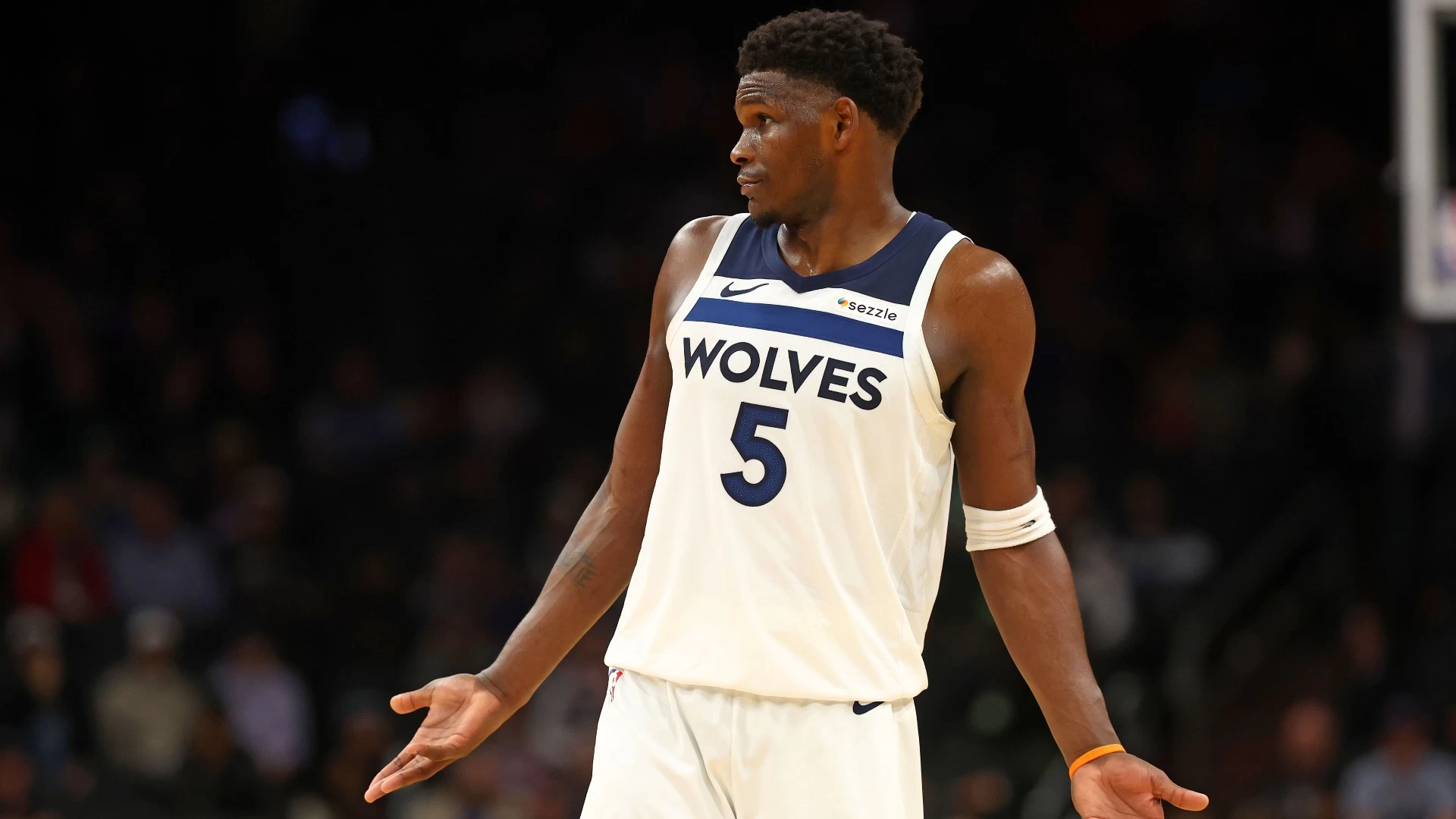 T-Wolves Overcome Suns 121-113; Edwards, Durant Shine