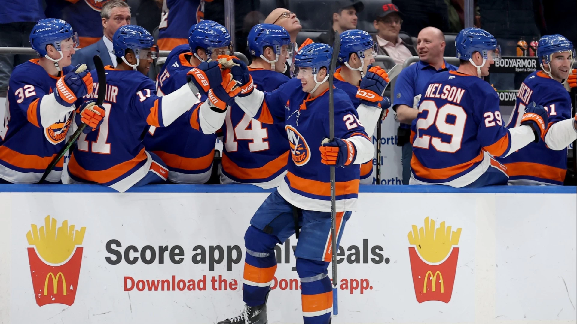 Islanders Seek Sixth Win in a Row Against Flyers Tonight