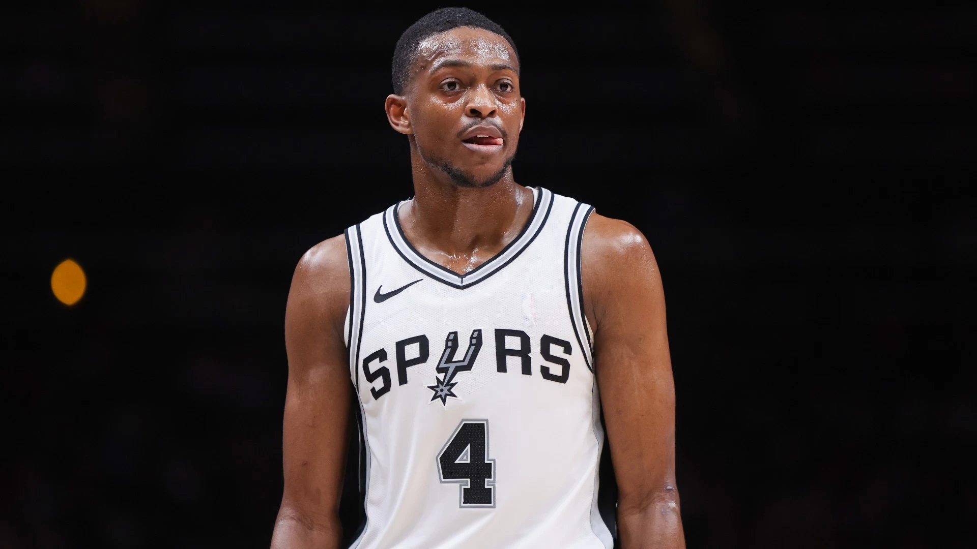 De'Aaron Fox Shines in Spurs Narrow Win Over Hawks
