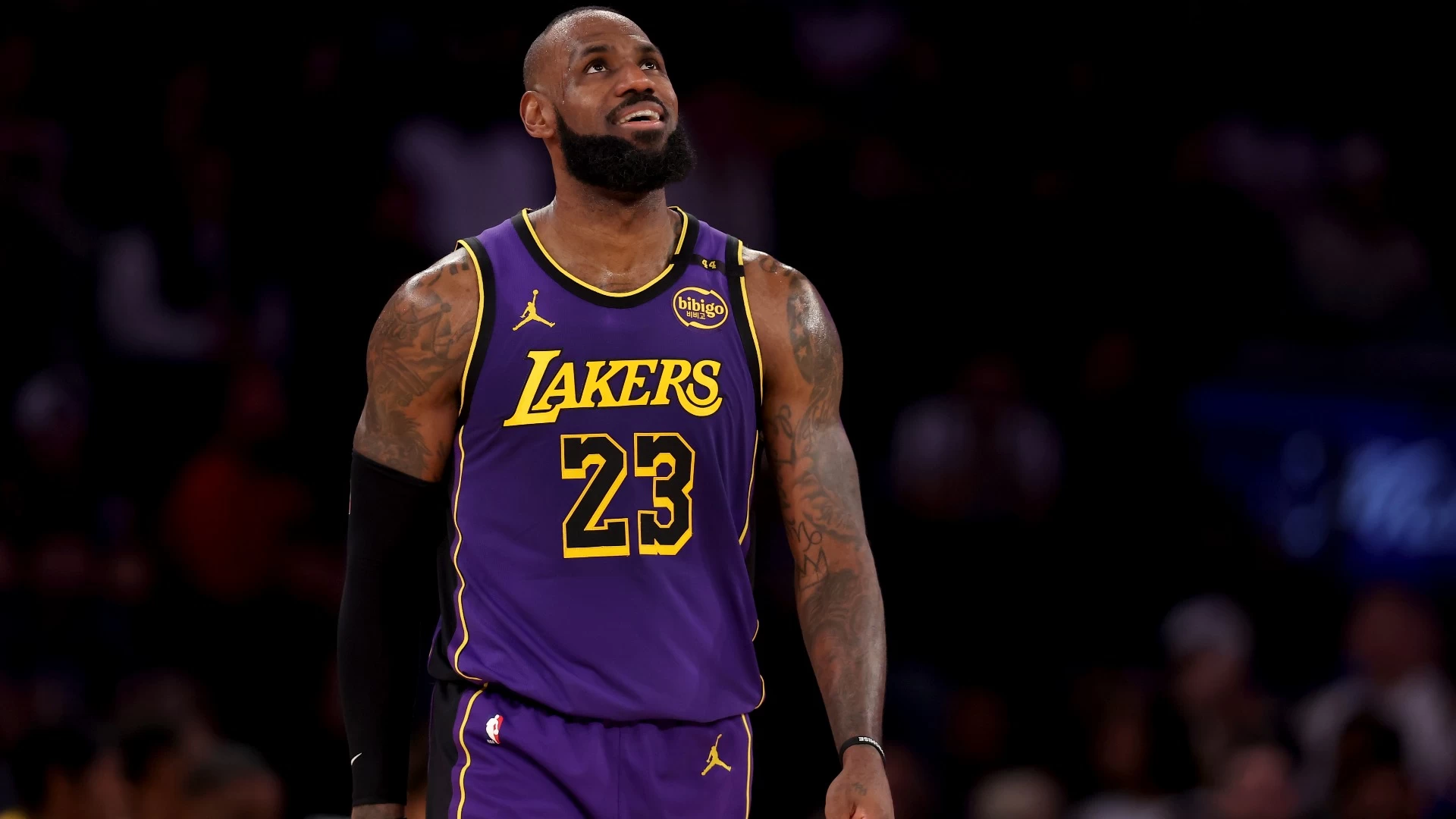 Warriors vs. Lakers Showdown: Late-Night Bout in LA
