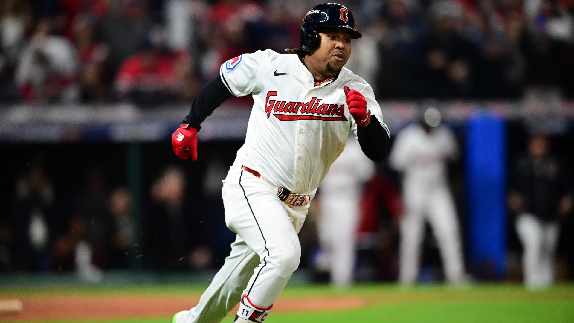 Tight Race in American League Central: Odds & Analysis