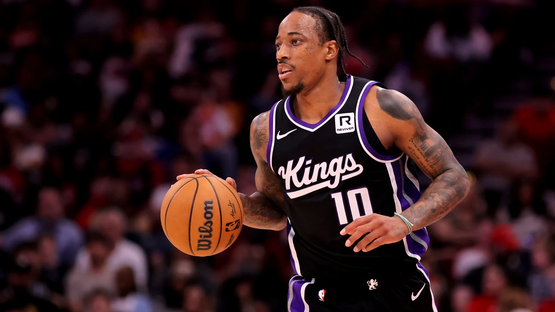 Kings vs. Mavericks Matchup Preview: Who's Favored Tonight?