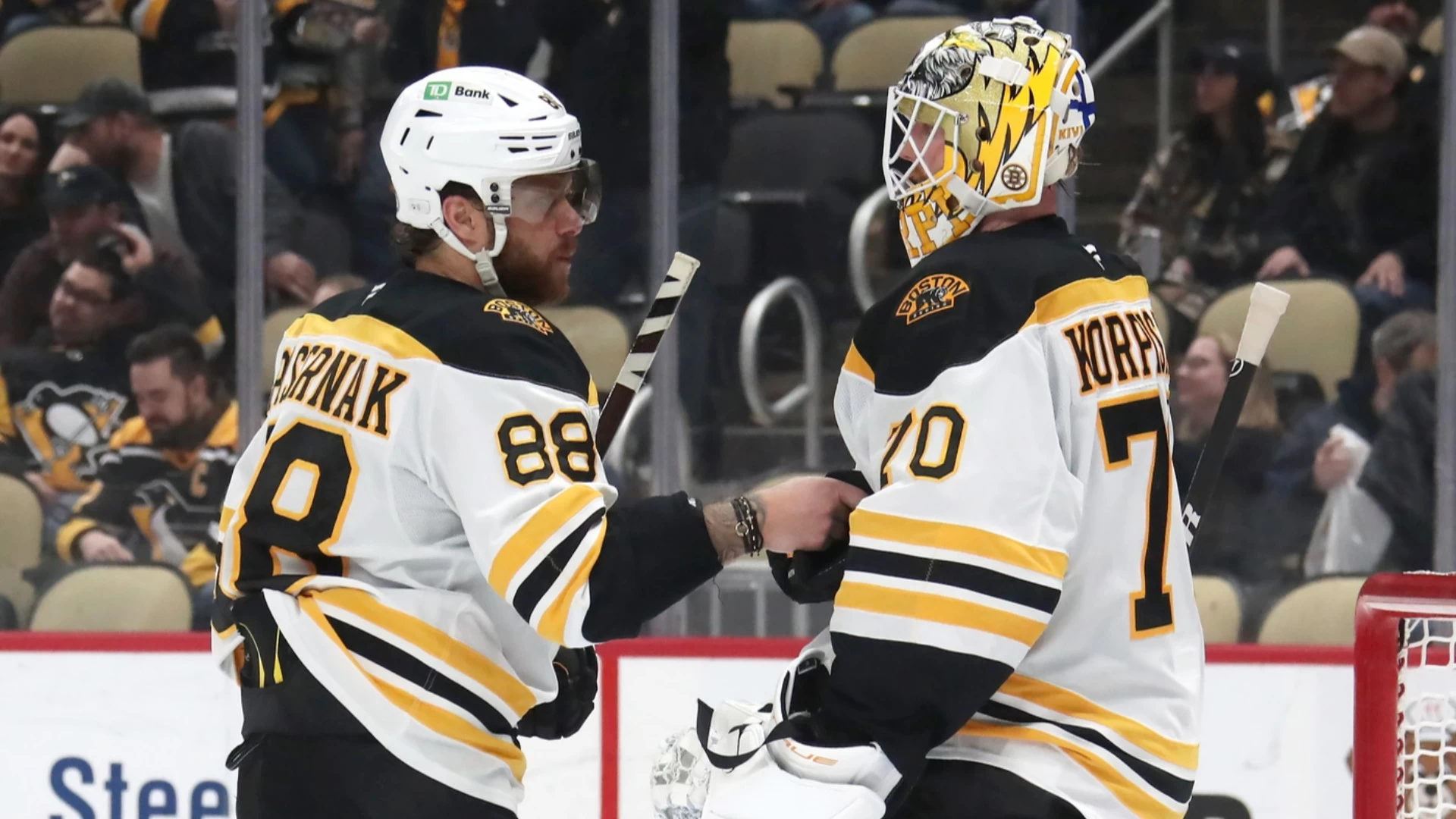 NHL Game Previews: Bruins vs. Predators, Sharks in Buffalo