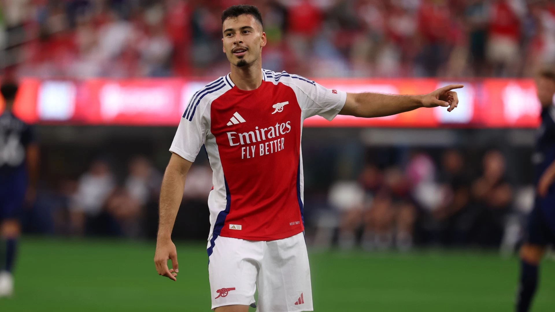 Premier League Clash: Manchester United vs Arsenal Preview