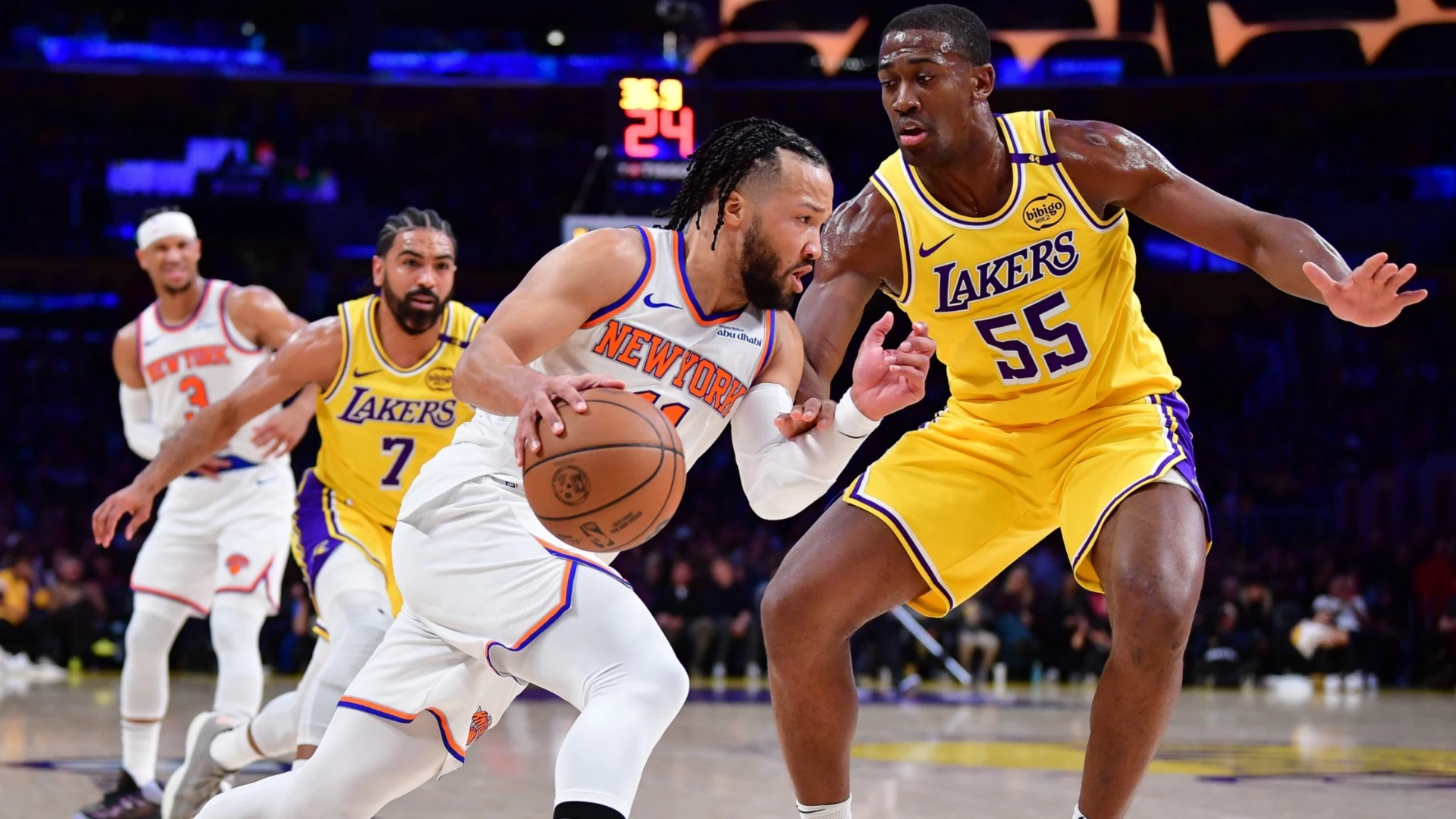 Lakers Host Knicks in NBA Showdown: NY vs. LA Highlights