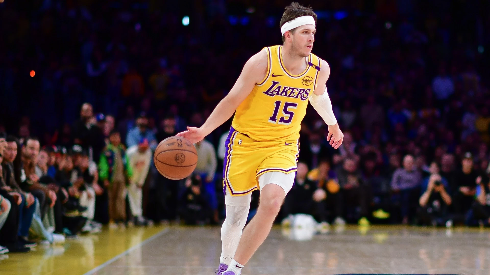 Lakers Clinch 8th Straight Win Over Knicks in Overtime