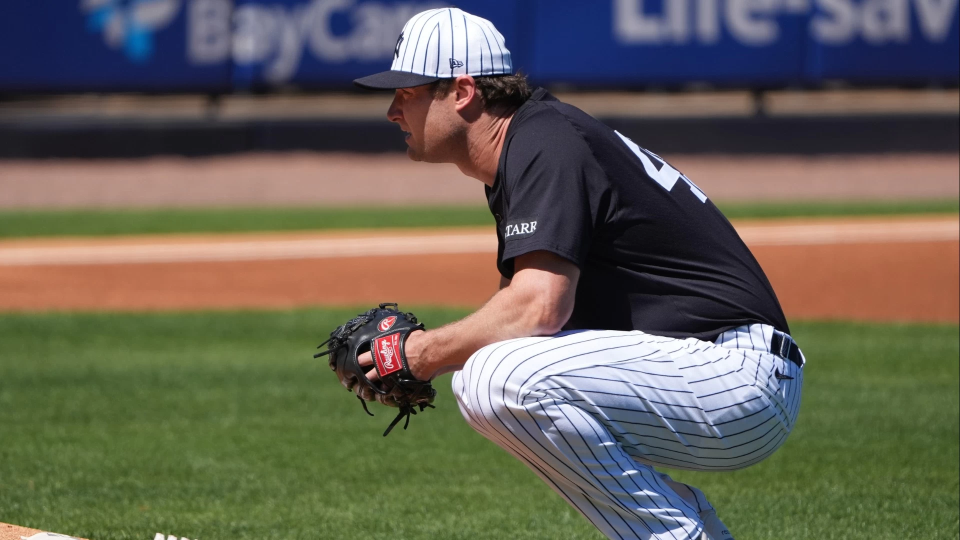 Yankees and Mets Unlikely to Make MLB Playoffs in 2025?