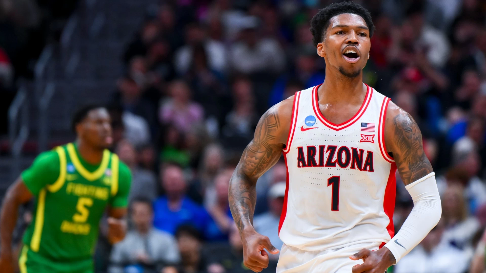 Arizona Survives Oregon 87-83 in Late Sunday Night Clash