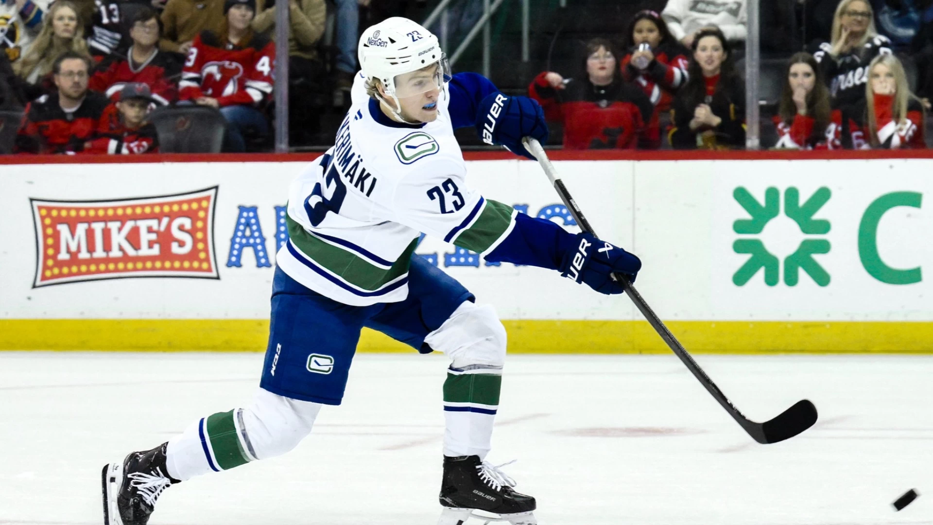 Unexpected Performance: Canucks Overcome Devils in Shootout