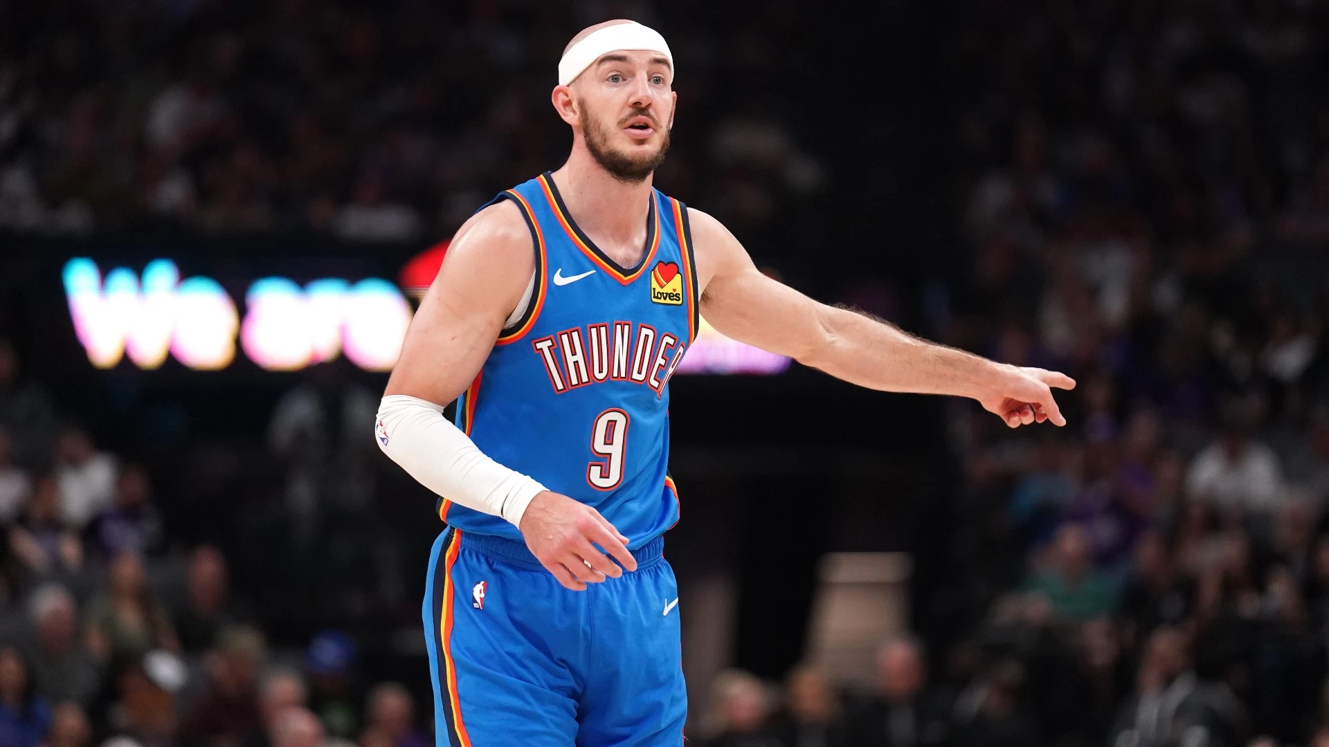 Oklahoma City Thunder Reach 60 Wins in Triumph vs. Kings