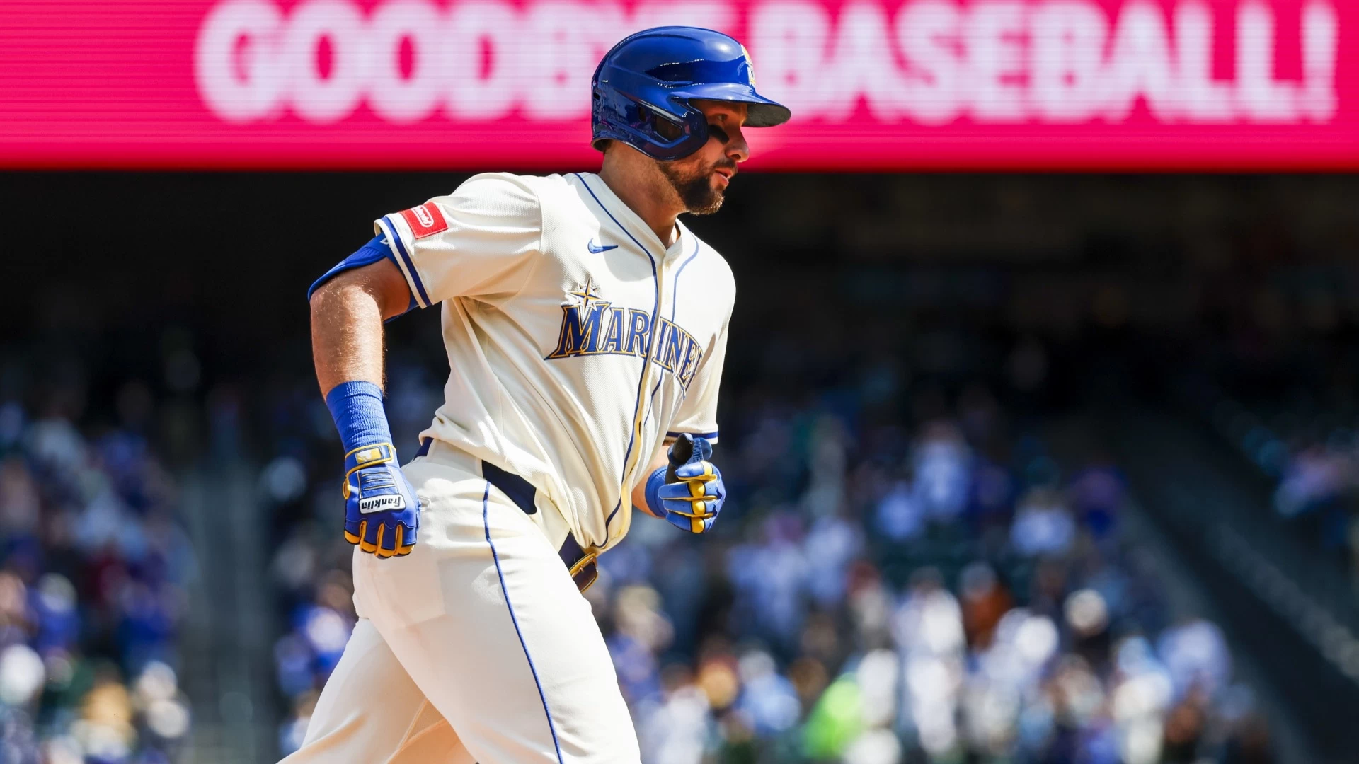 Home Run Prop Picks: Riley, Muncy, and More for Tonight