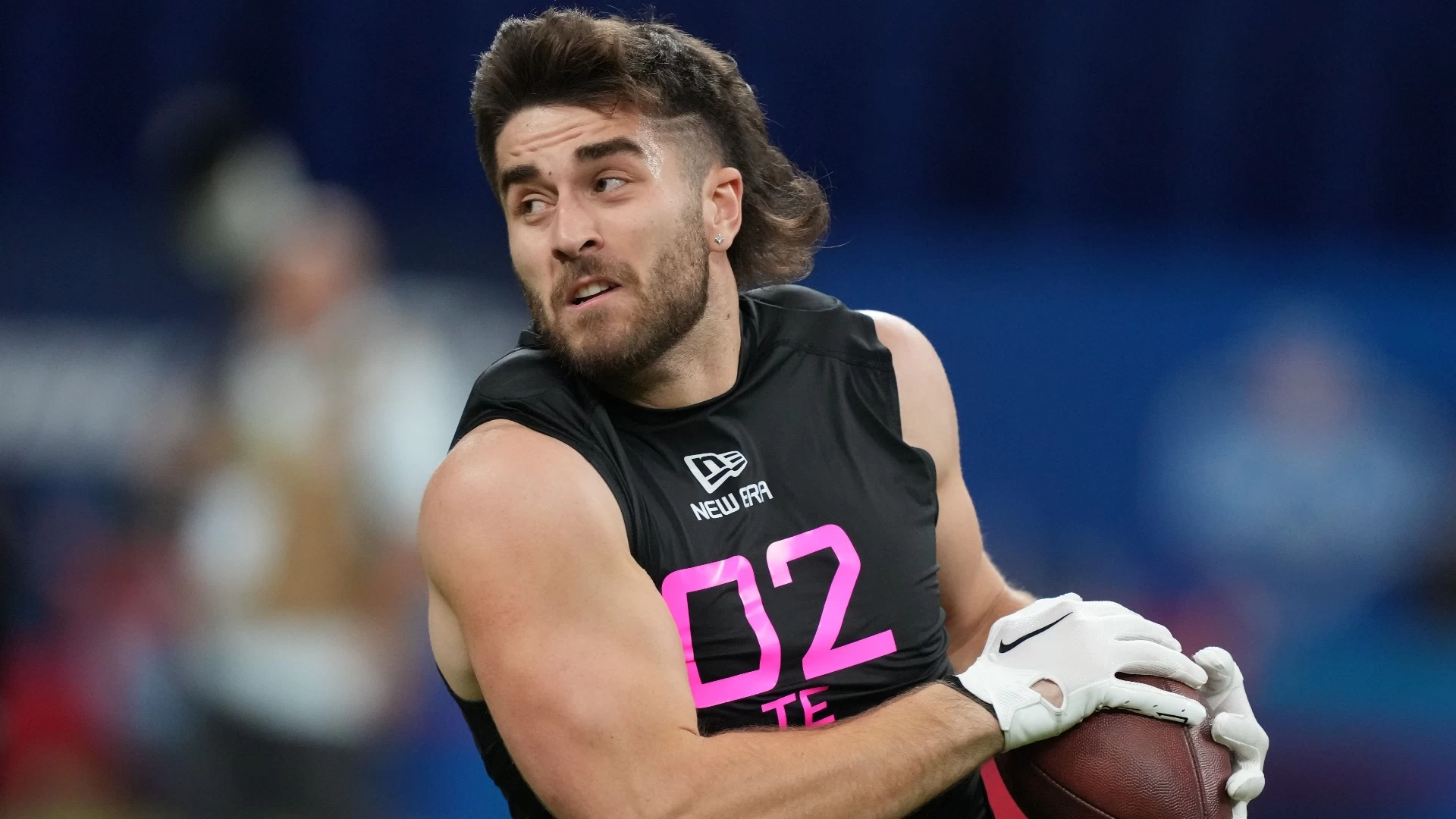 Pitt TE Gavin Bartholomew Joins to Talk His Game Day Swag