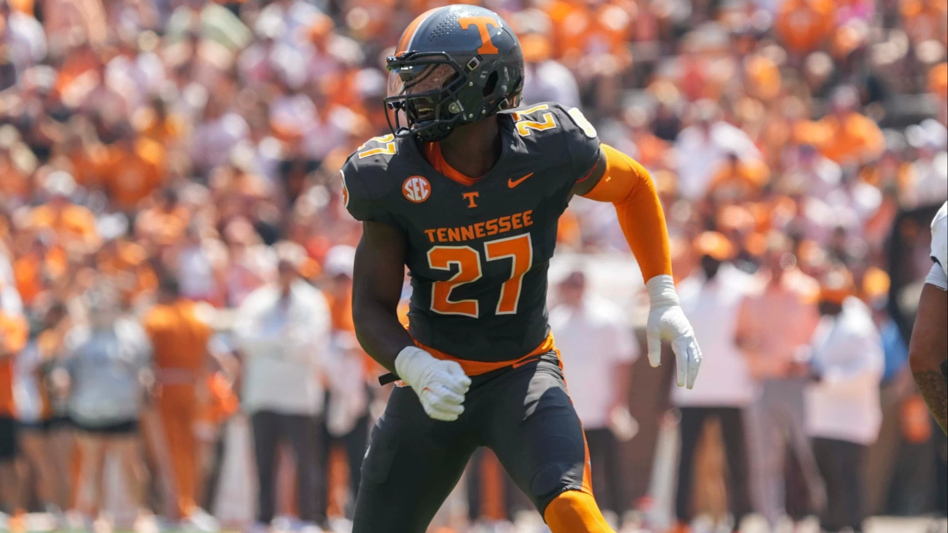 Falcons Select James Pearce Jr. With 26th Pick in 2025 NFL Draft
