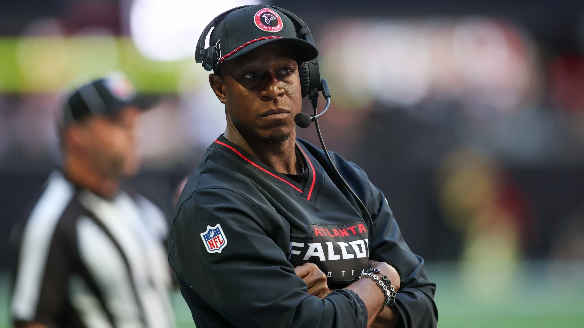 Falcons' Playoff Hopes and Leadership Pressure in 2025