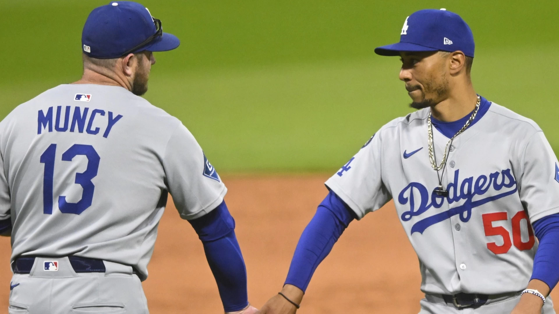 Yankees vs Dodgers: A Riveting Rivalry & Betts' Injury