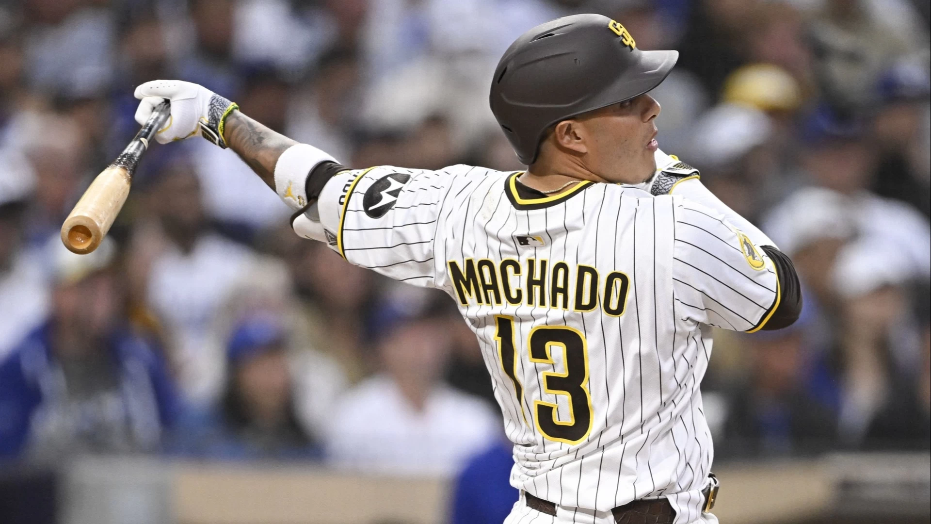 Dodgers Struggle as Padres Dominate with Key Plays