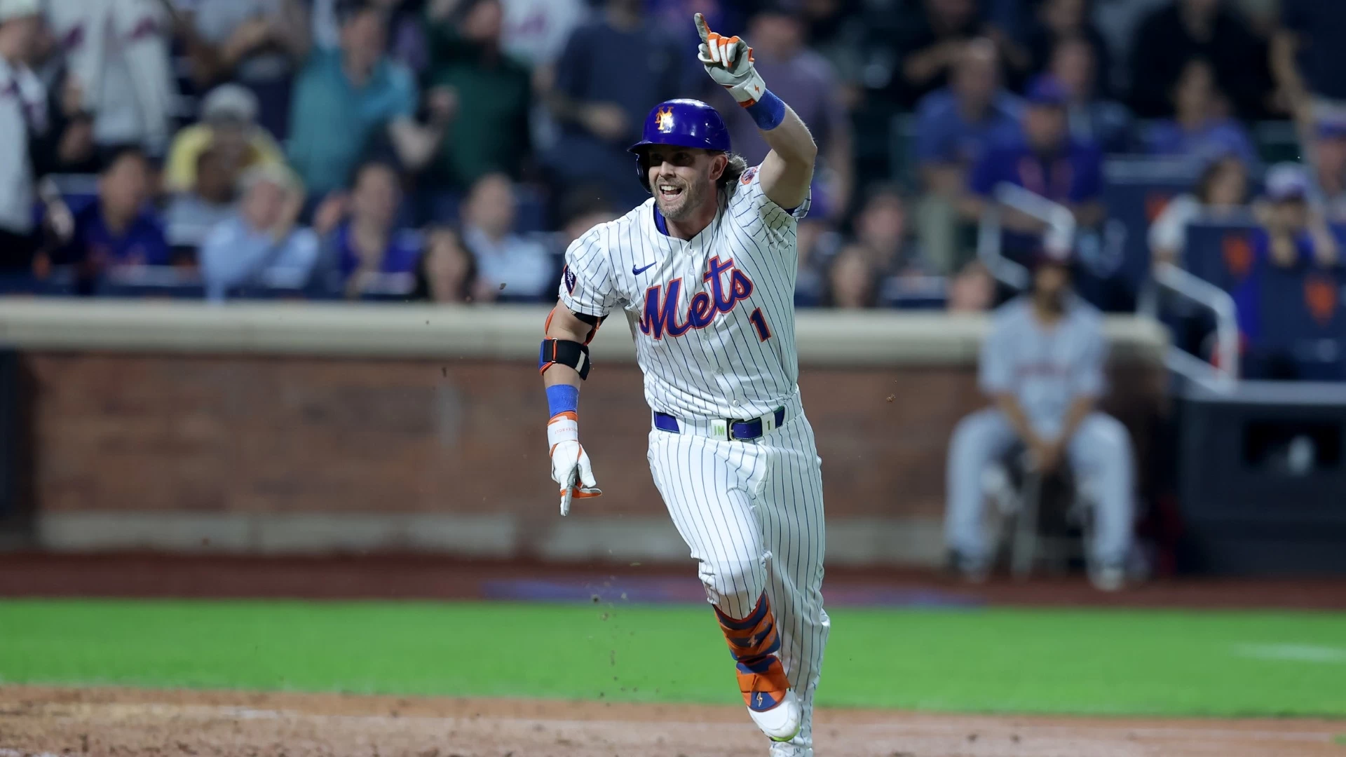 Mets Rally for 5-4 Win Over Nationals: McNeil's Heroics