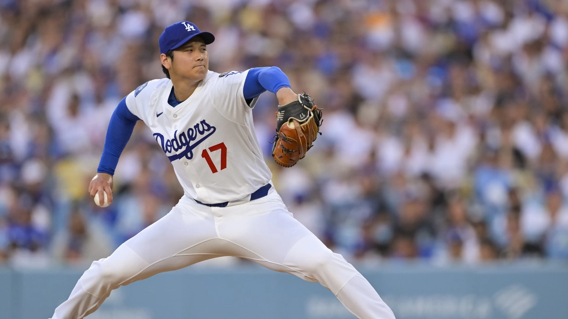 Dave Roberts Advises Ohtani on Batting Lead Off Challenges