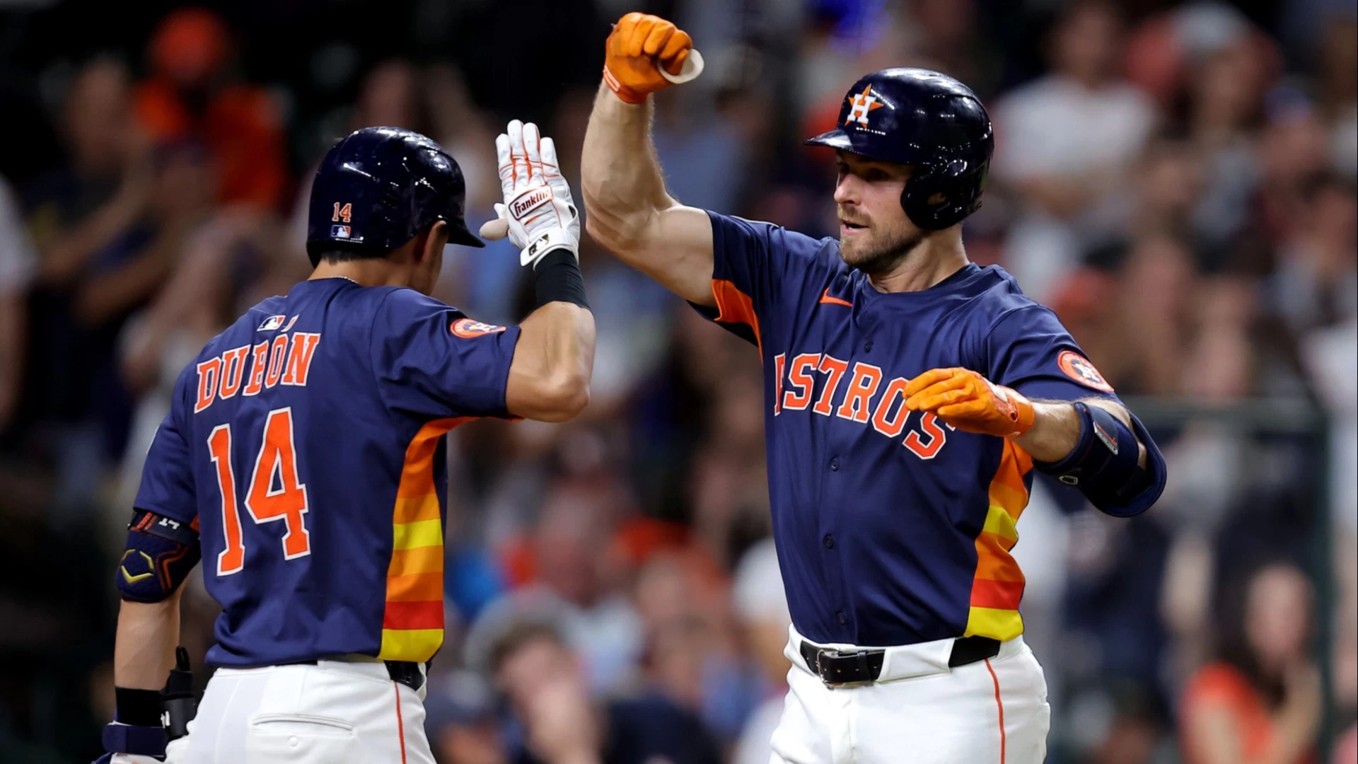 Astros Edge Phillies 1-0 with Late Home Run in Tight Game