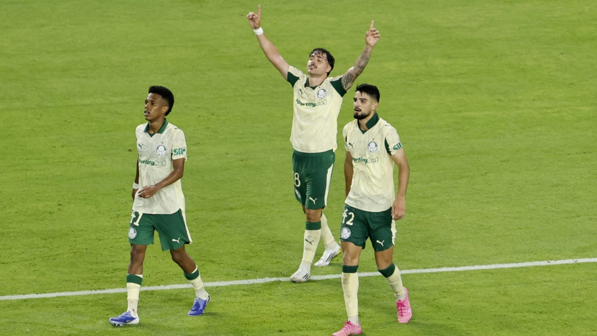 Palmeiras vs. Botafogo & Other Global Soccer Previews