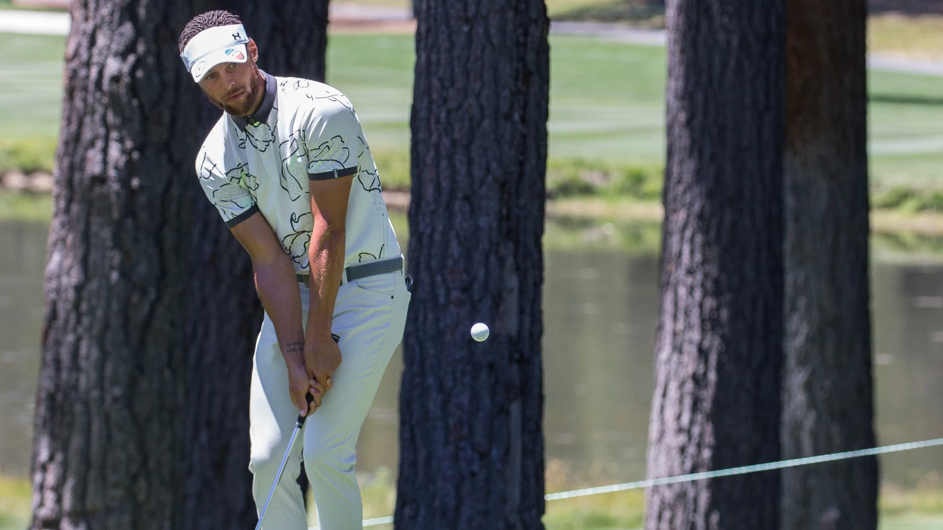 Stephen Curry Relives Obama's Winning Putt in a Golf Match