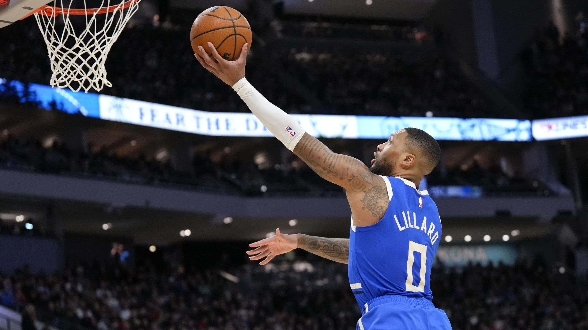 Damian Lillard Returns to Portland Amid Mixed Reactions