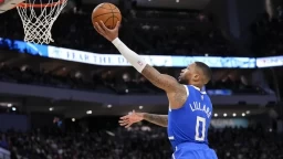 Damian Lillard Returns to Portland Amid Mixed Reactions