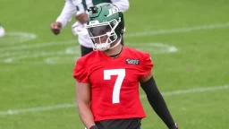 Justin Fields Suffers Injury at Jets Training Camp