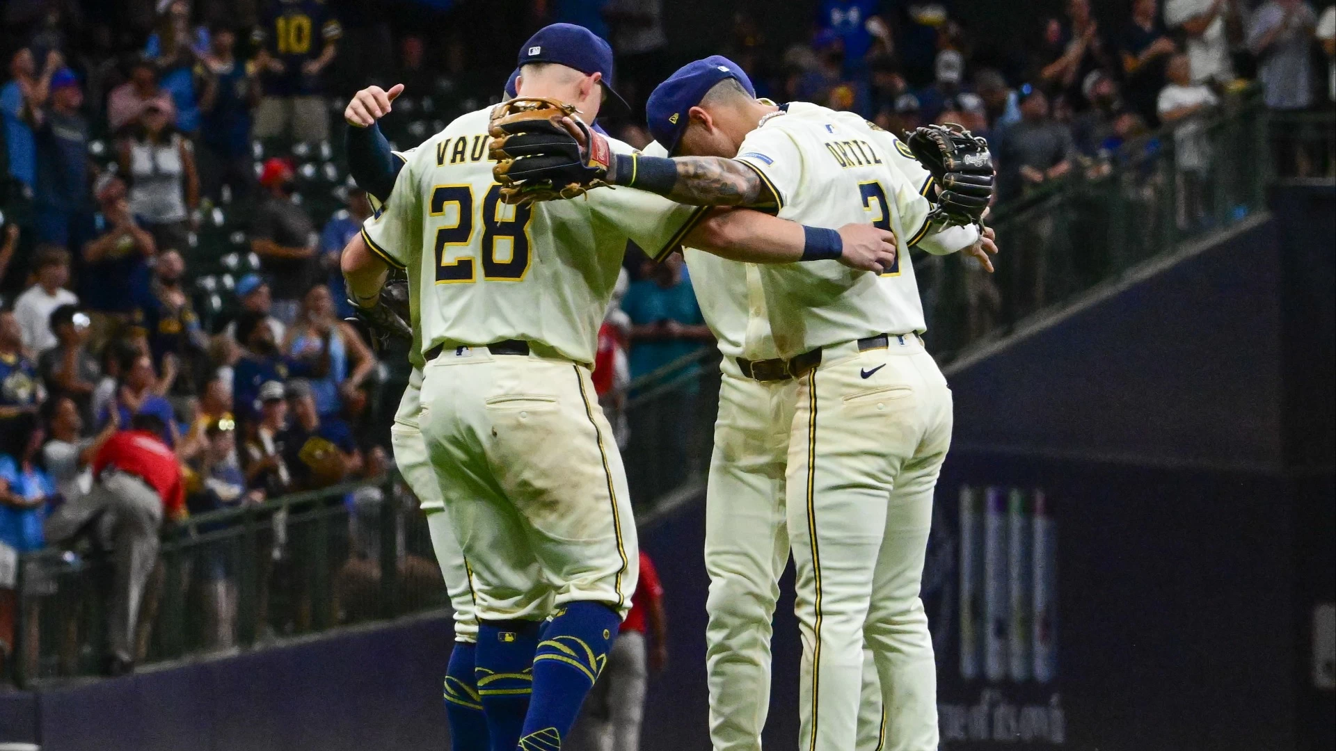 Milwaukee Brewers' Dominance & Tuesday MLB Best Bets
