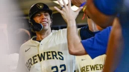 Brewers Smash Pirates, Continue Historically Dominant Stretch