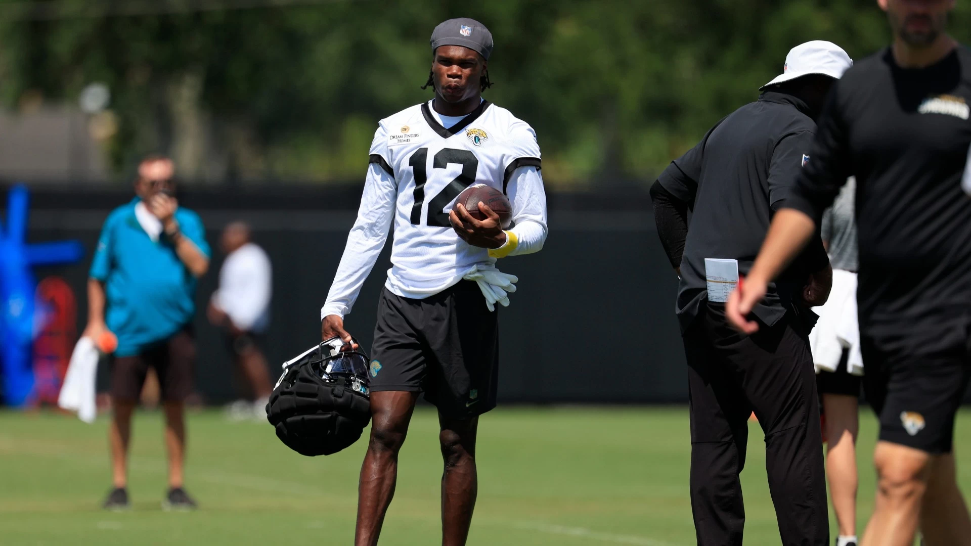 Travis Hunter: The Dual-Threat Dynamo of Jacksonville