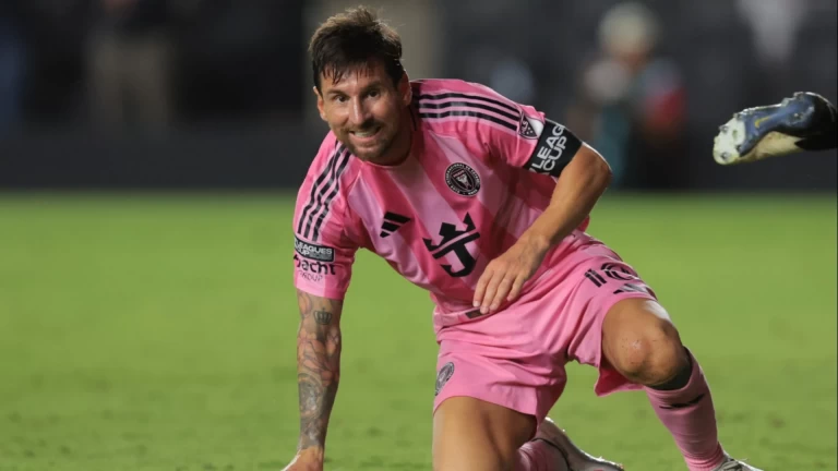 Final Weeks of MLS: Key Games & Playoff Implications