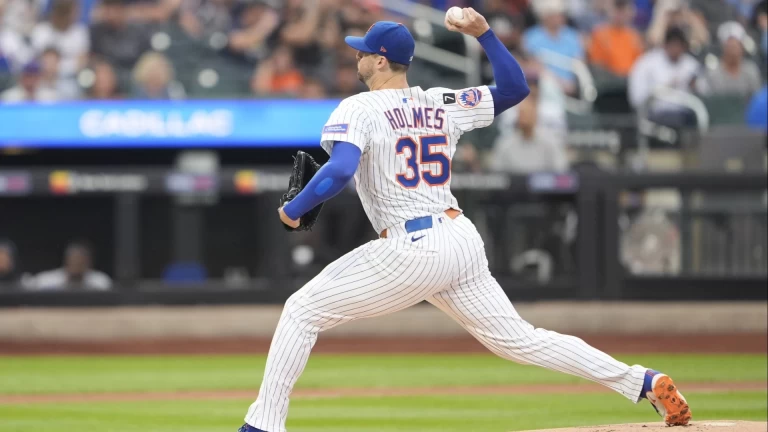 Seattle vs. New York Showdown: Kirby vs. Holmes Tonight