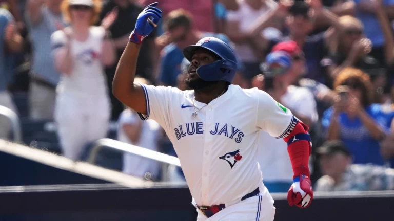 Toronto Blue Jays Continue Surge to Top in AL East Race